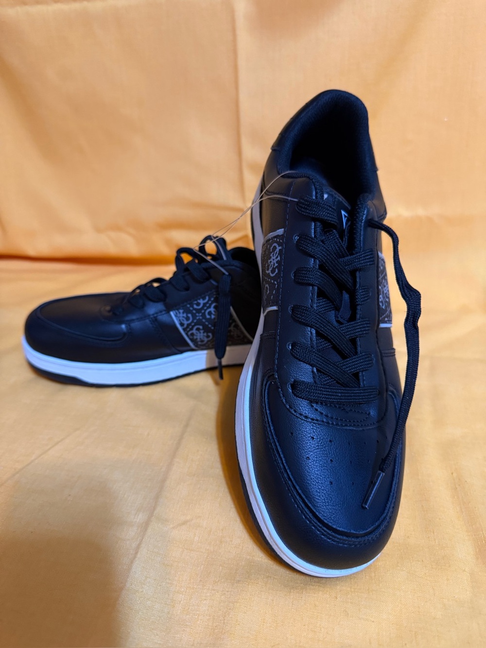 Guess Black Low-Top Men’s Sneakers with White Sole